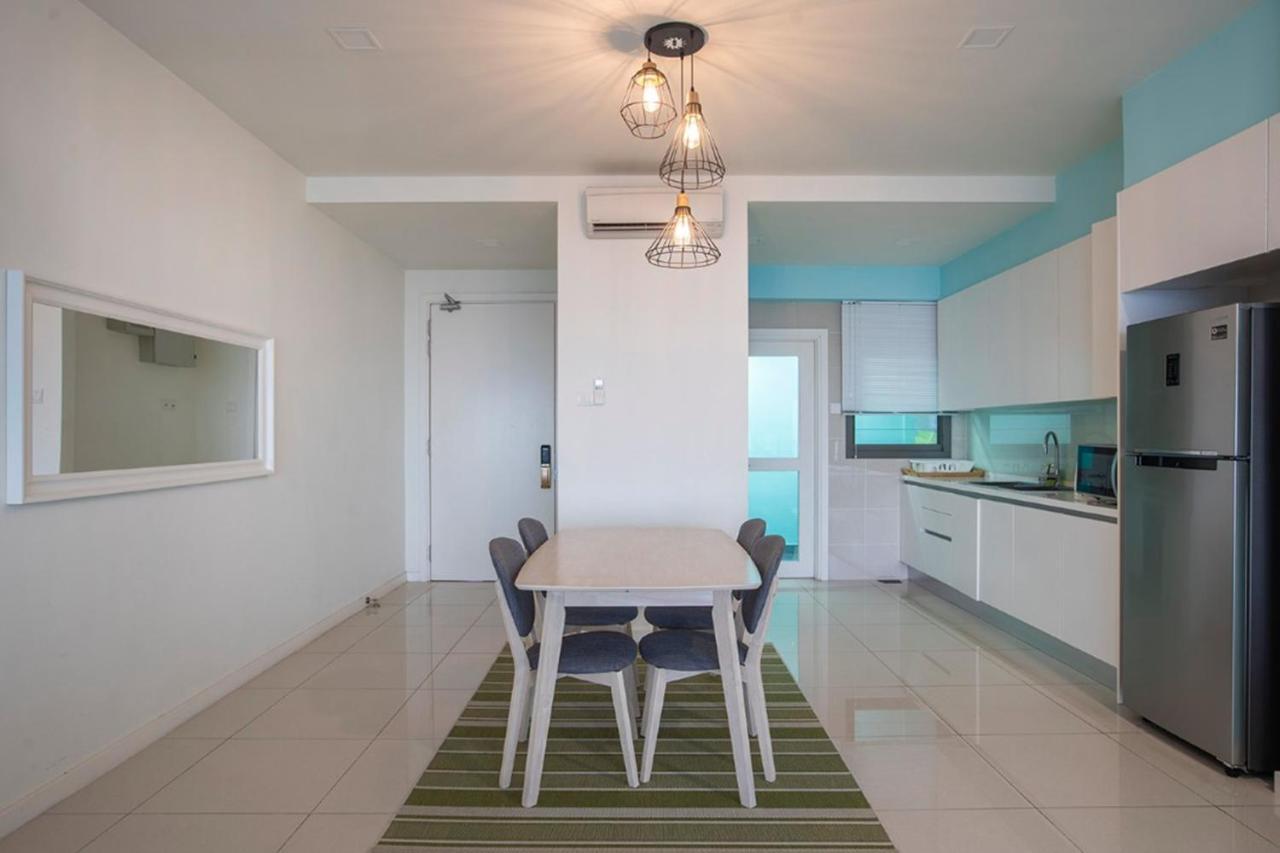 Iskandar Residences 3 Bedroom ヌサジャヤ エクステリア 写真
