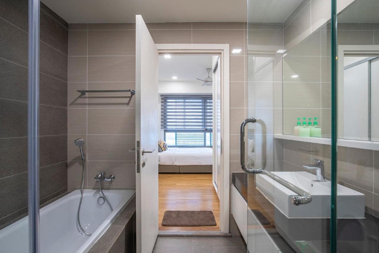 Iskandar Residences 3 Bedroom ヌサジャヤ エクステリア 写真