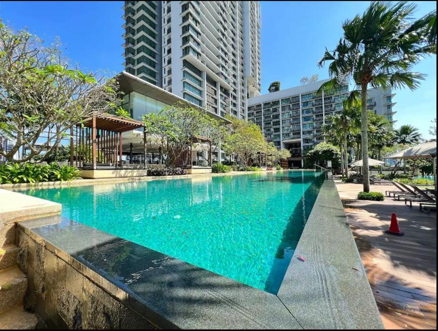 Iskandar Residences 3 Bedroom ヌサジャヤ エクステリア 写真