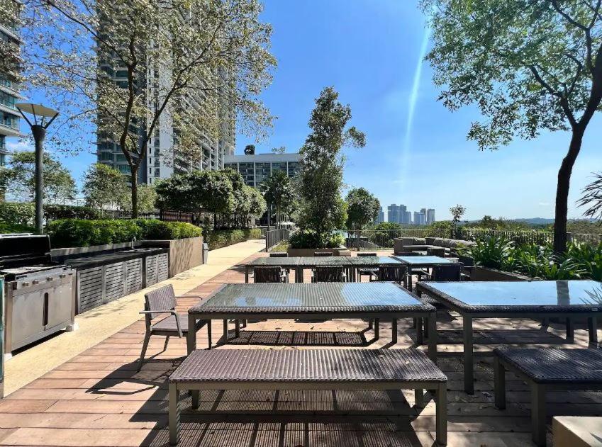 Iskandar Residences 3 Bedroom ヌサジャヤ エクステリア 写真