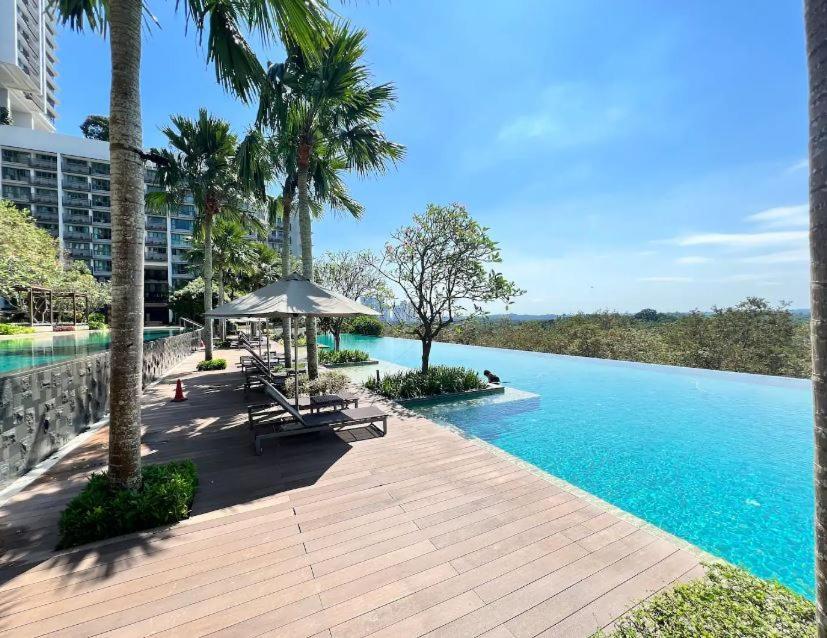 Iskandar Residences 3 Bedroom ヌサジャヤ エクステリア 写真