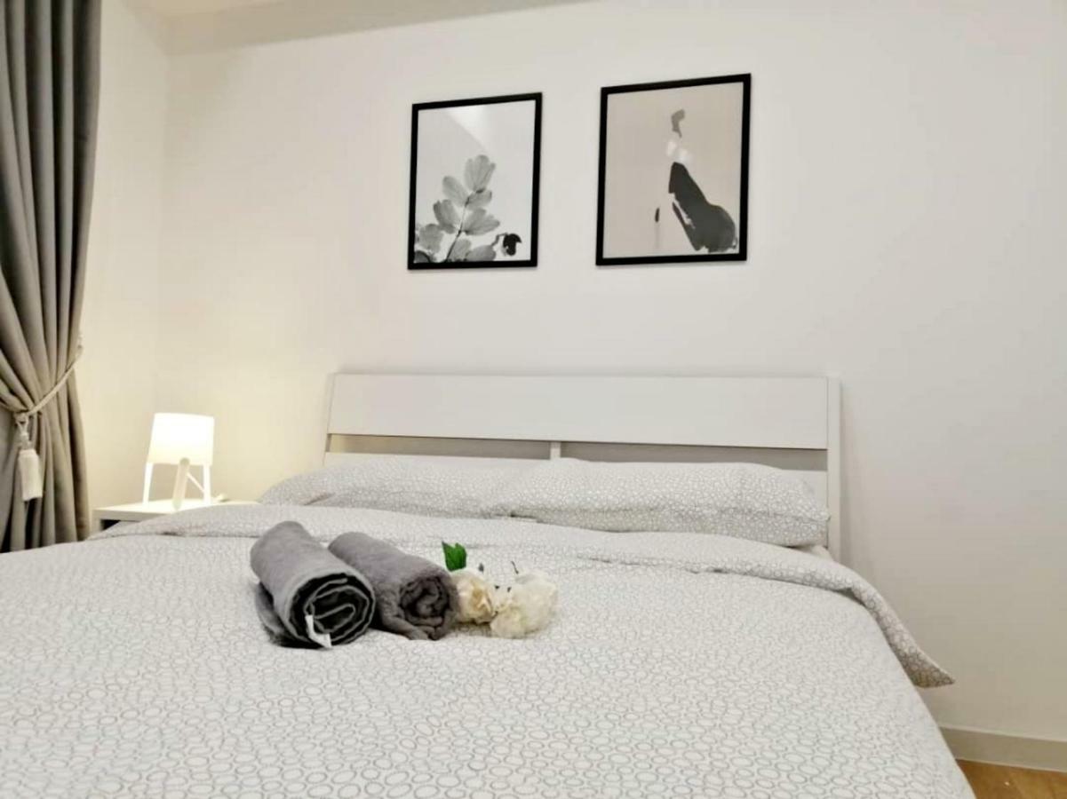 Iskandar Residences 3 Bedroom ヌサジャヤ エクステリア 写真